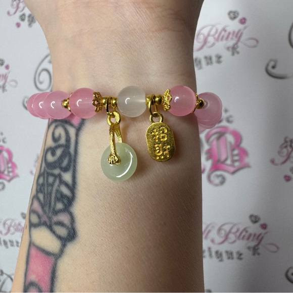 Bracelet beaded stretchy Asia circle dangly charms Chinese symbols pink gold - Picture 4 of 5